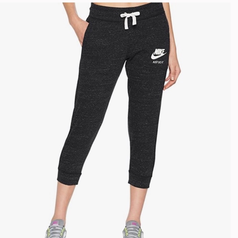 Nike Just Do It Vintage Women's Dark Gray Cropped Joggers